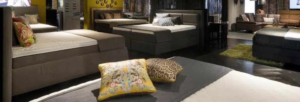Gemütliches Schlafzimmer in modernem Design.